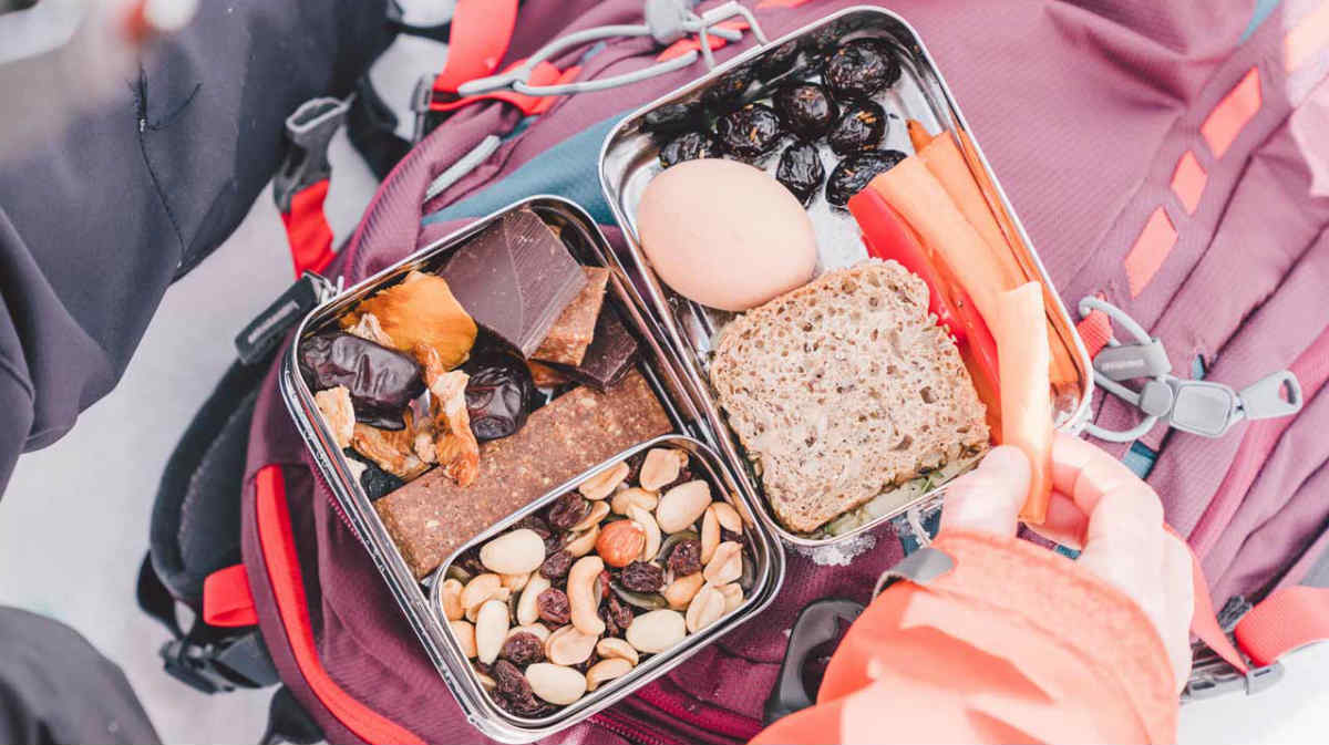 The Best Hiking Snacks to Take on Your Next Day Hike | lifestylemanor